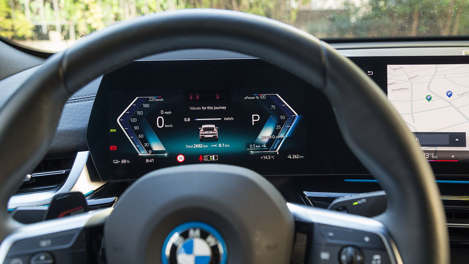Bmw X2. Πόσο καλό είναι σε εξοπλισμό άνεσης και ασφάλειας.